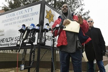 Cinta aparentemente muestra al cantante R. Kelly abusando de niñas