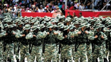 Maduro pide al Ejército bolivariano estar alerta