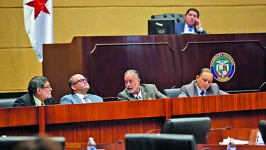 Candidaturas independientes y paridad, en el debate de reformas