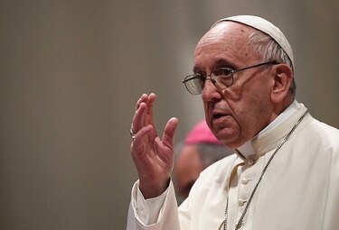El papa se reúne con alto cardenal de EU en pleno escándalo sobre abusos