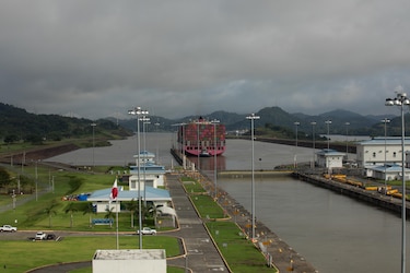 La controversia de los peajes militares en el Canal de Panamá