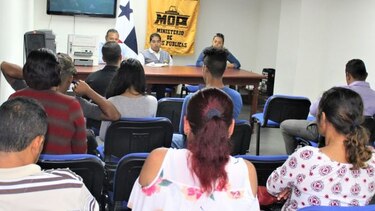 Residentes de Villalobos se reúnen con el MOP