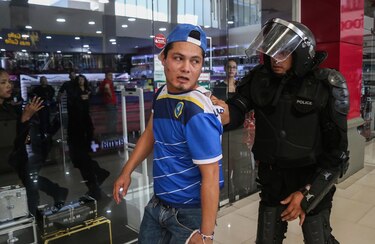 Policía agrede a manifestantes y periodistas en Nicaragua