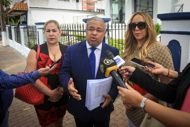Abogados de Martinelli denuncian al fiscal Emeldo Márquez y al ‘testigo protegido’