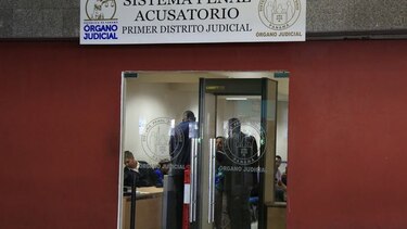Confirman la detención de tres jugadores del Sporting