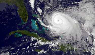 Huracán 'Joaquín' se aleja de Bahamas rumbo hacia el noreste del Atlántico