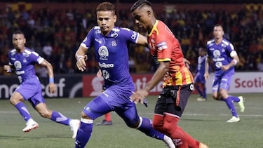 Herediano supera 2-0 al Árabe Unido en la ida