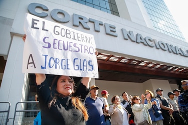 Los abogados de Jorge Glas advierten de ‘riesgo inminente’ de posible intento de suicidio