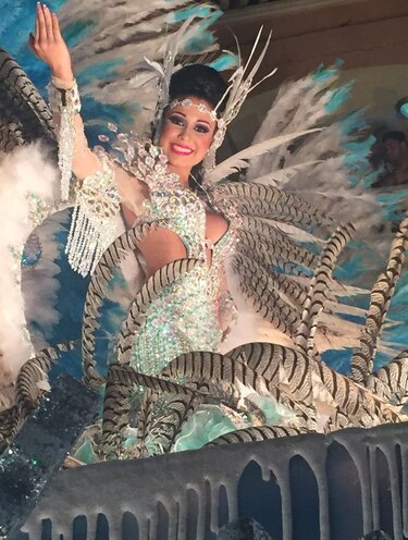 Las Tablas celebra el año nuevo con inédito recorrido de tres reinas en el Parque Porras