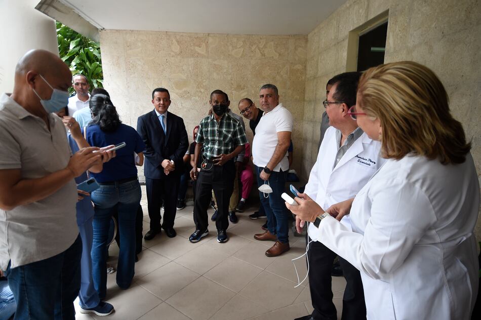 Dueños de farmacias adoptan acciones legales contra decreto que estabece reducción de un 30% en medicinas