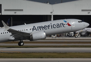 American Airlines obtiene primeras ganancias trimestrales desde que comenzó la pandemia