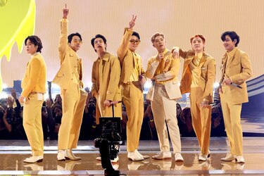 BTS y Bad Bunny triunfan en los American Music Awards