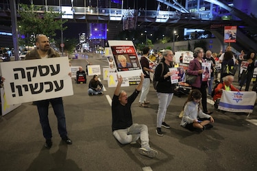 El Gobierno de Israel acepta el acuerdo con Hamás para liberar rehenes
