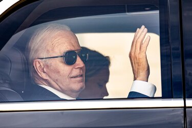 Obama agradece al presidente Biden su ‘vida de servicio al pueblo estadounidense’