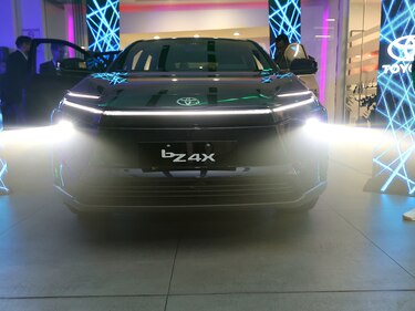 Ricardo Pérez presenta en Panamá el nuevo BZ4X, su primer vehículo 100% eléctrico