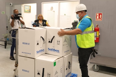 Llega a Panamá el primer lote de 54 mil dosis de vacunas bivalentes pediátricas