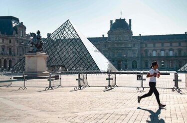Museos europeos, cerrados por el virus, buscan nuevos públicos en internet