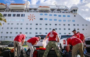 Humberto se convierte en huracán, pero se aleja de Bahamas y Estados Unidos