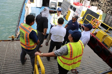 Autoridades inspeccionan cumplimiento de normas marítimas y ambientales
