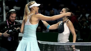Radwanska y Sharapova se clasifican a semifinales del Masters WTA