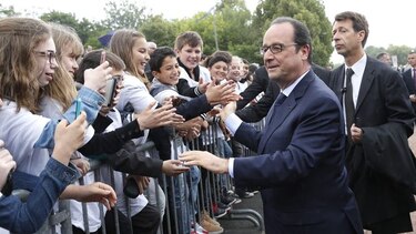 François Hollande y Julie Gayet coinciden por primera vez en un acto oficial
