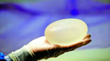 Linfoma atribuido a prótesis