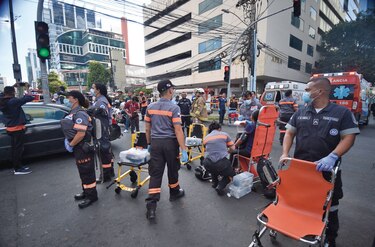 Apuntalan las losas de tres pisos del edificio Urbana de Obarrio