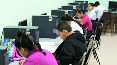 Alumnos de 21 escuelas prueban sus conocimientos