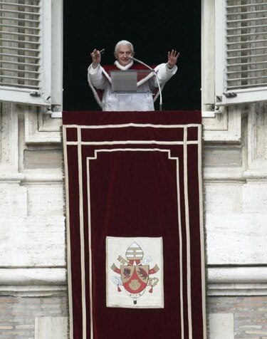 El Papa pide a cristianos que 'no se distraigan con las luces' de Navidad