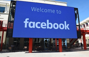  Fundador de Facebook  perdió $4 mil millones 