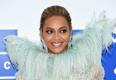 Beyoncé pospone concierto; debe descansar la voz