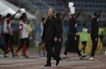 Arena renuncia como entrenador de Estados Unidos