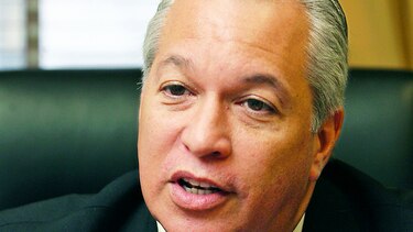 Ligan a Jaén con pagos que realizó Mayer Mizrachi