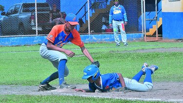 Potros del Este y Metro B siguen firmes en el Sub-15