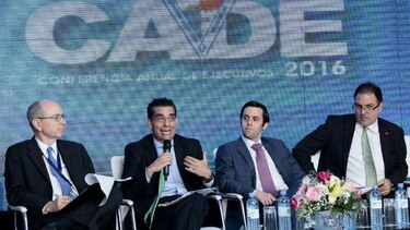 Analizan oportunidades en el sector financiero tras la ampliación