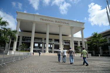 Defensa de Martinelli recusa a los tres magistrados del Tribunal Electoral