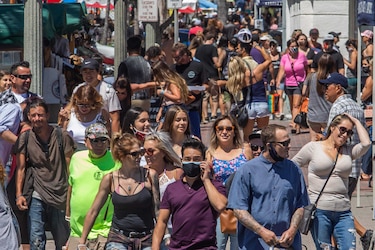 Estados Unidos suma 4 millones de casos de Covid-19; California bate récord de contagios