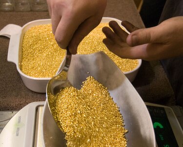 Crisis climática impulsaría demanda de oro como refugio