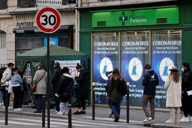 OMS: Más de la mitad de los europeos habrá contraído Ómicron de aquí a dos meses
