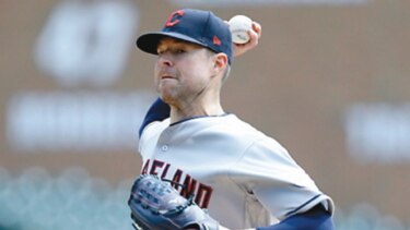 Kluber logra su primer triunfo de la temporada para los Indios