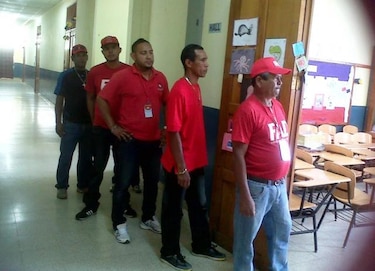 Con denuncias y lentitud se desarrolla elección del FAD en Herrera