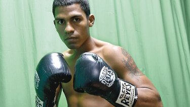 Núñez intenta destronar hoy a Davis