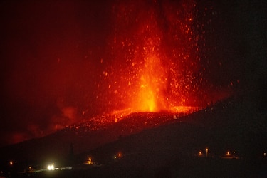 Volcán de Canarias destruyó ya 320 edificaciones y 153 hectáreas
