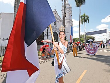 Rosa Montezuma engalana la celebración