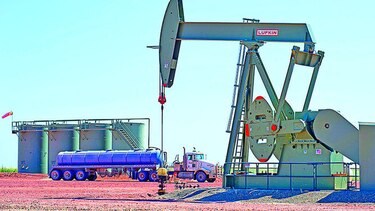 Precio del petróleo baja tras interrupción de huelga en Nigeria