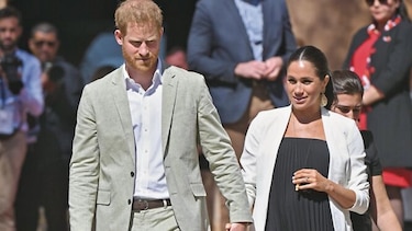 Fanáticos de la realeza británica esperan al bebé de los duques de Sussex