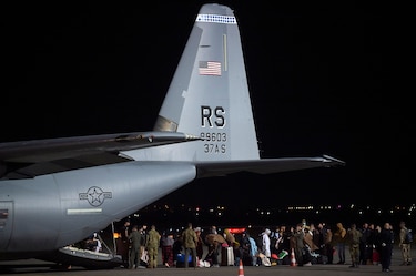 Lanzan cohetes contra el aeropuerto de Kabul, el grupo EI-K reivindica un ataque