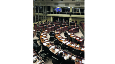 Aprueban proyecto sobre décimos