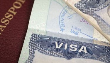 Cámara de Representantes restringe viajes sin visa a EU