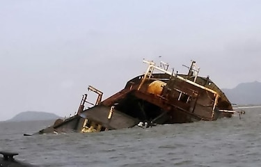 AMP realiza inspección en barco arenero que encalló en Punta Chame